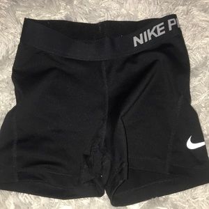 BLACK NIKE PRO SHORTS
